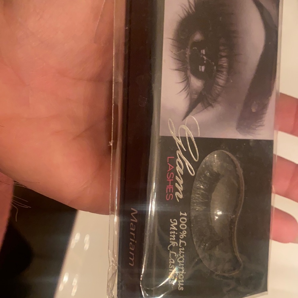 Eye lashes Glam Lashes